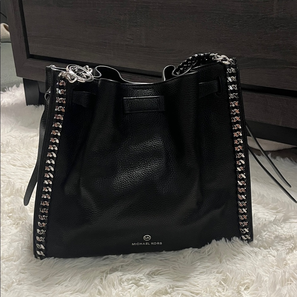 Michael Kors Mina Large Chain Shoulder Bag with Silver Chain Detail